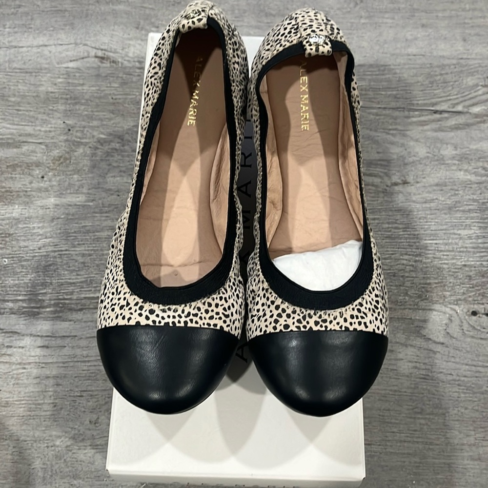 Women’s Alex Marie flats size 9 neutral/black color
